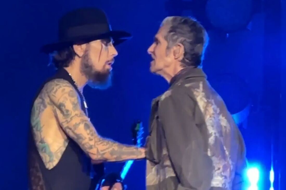 Perry Farrell e Dave Navarro brigam durante show de Jane's Addiction