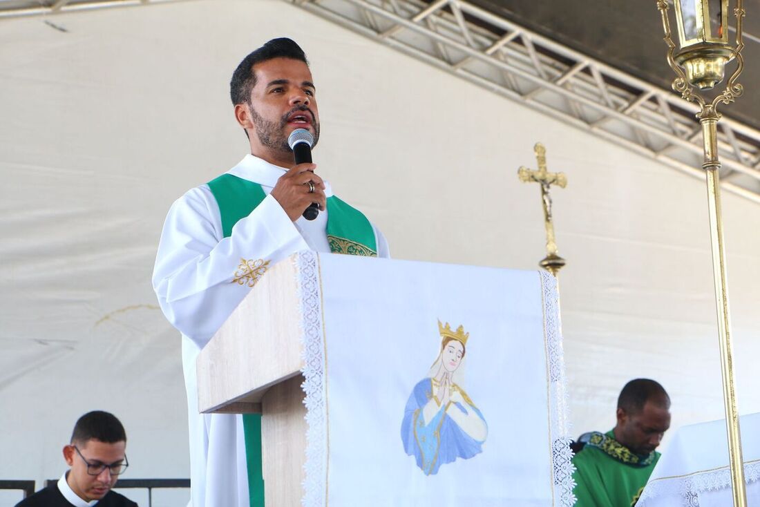 Padre Emerson Borges diz que o momento é também de esperança e festa deste ano vai acontecer