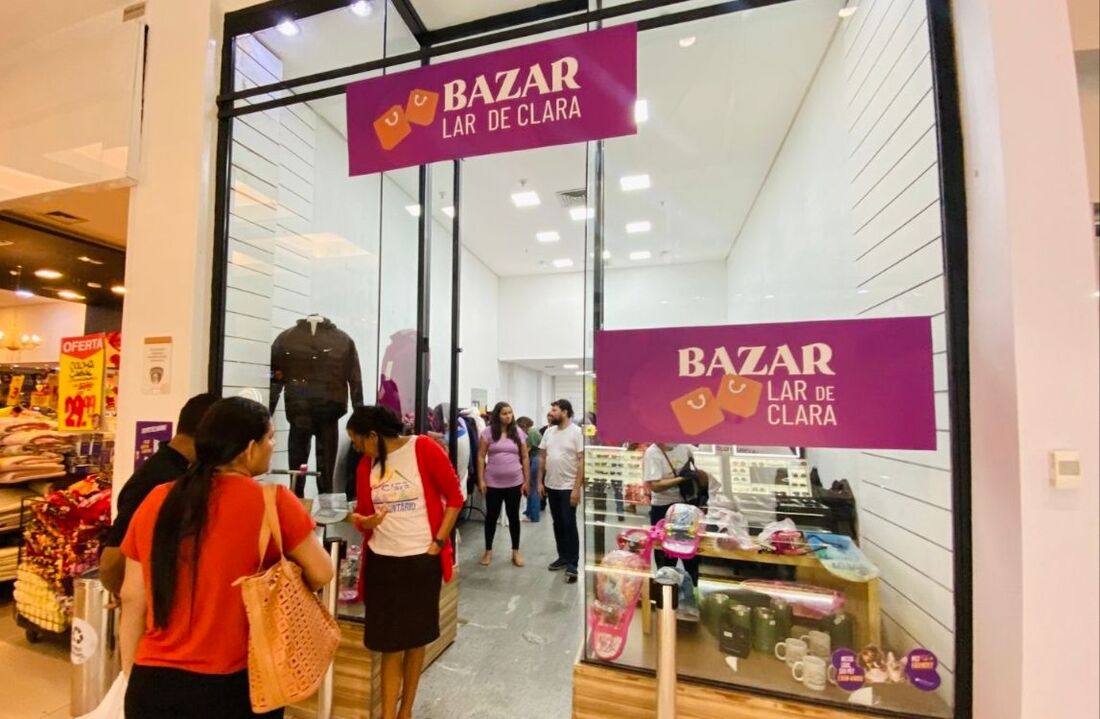 Bazar Solidário do Lar de Clara, no Shopping Guararapes