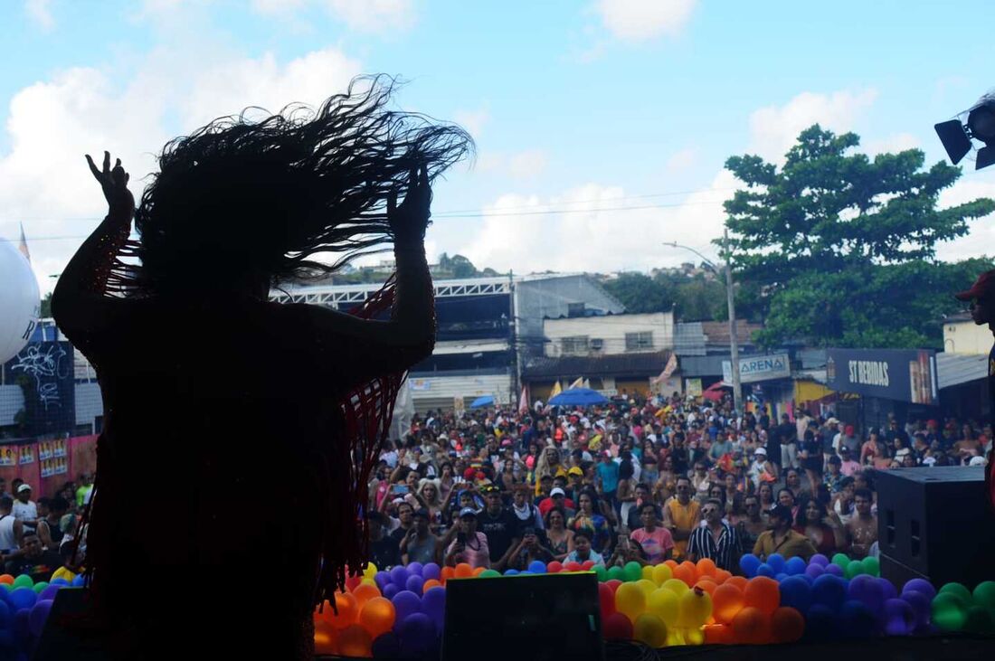 Parada da Diversidade no bairro de Dois Unidos, no Recife