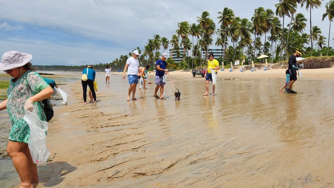 Associação promove mutirão de limpeza na praia do Paiva neste sábado (21)