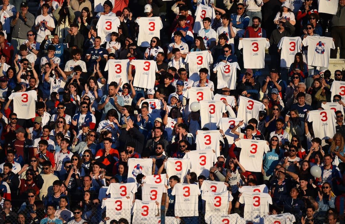 Primeira partida do Nacional depois da morte de Izquierdo é marcada por homenagens e emoção