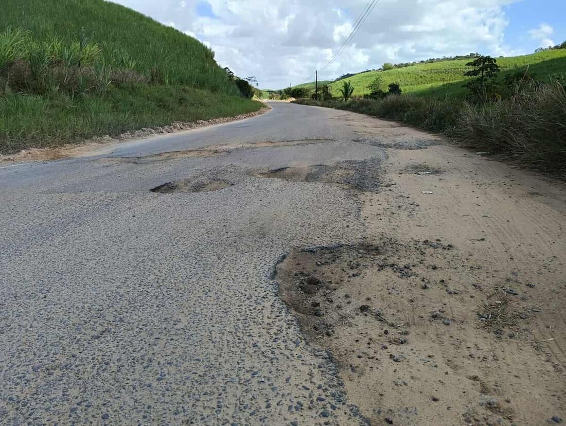 Rodovias estaduais do Litoral Sul têm sofrido com degradação