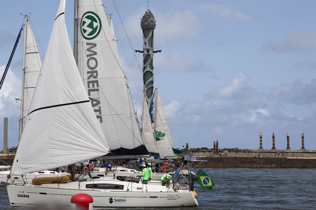 Largada da 35ª Regata Recife-Fernando de Noronha (Refeno), no Marco Zero, Centro do Recife