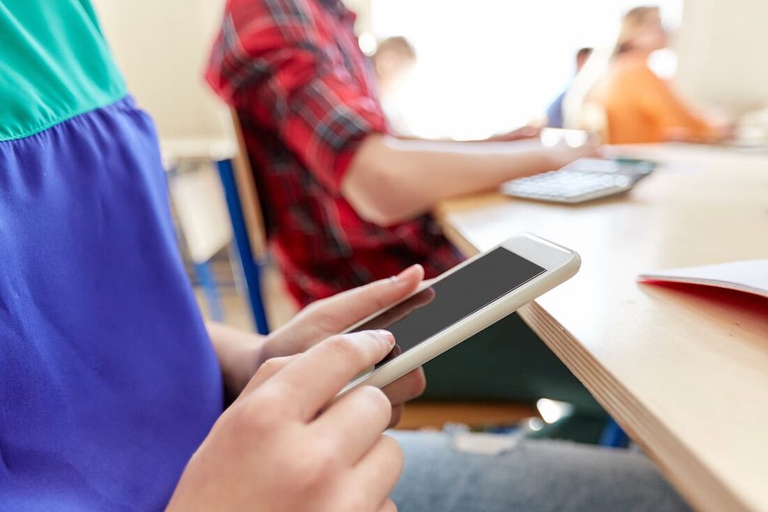 Ministério da Educação vai apresentar proposta sobre uso de celulares nas salas de aula ao Congresso Nacional