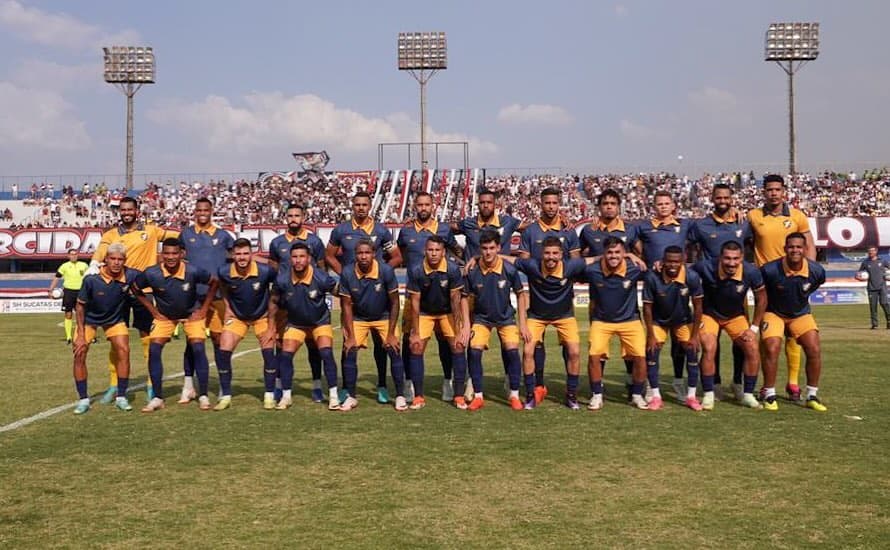 Retrô agora precisa de uma vitória por dois gols de diferença para ser campeão no tempo normal 