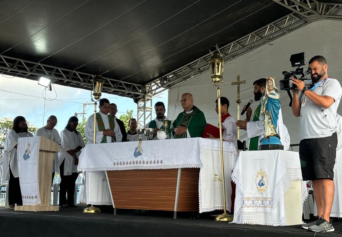 Tradicional missa das manhãs de domingo, no Santuário de Nossa Senhora da Conceição, aconteceu de forma diferente no Morro da Conceição