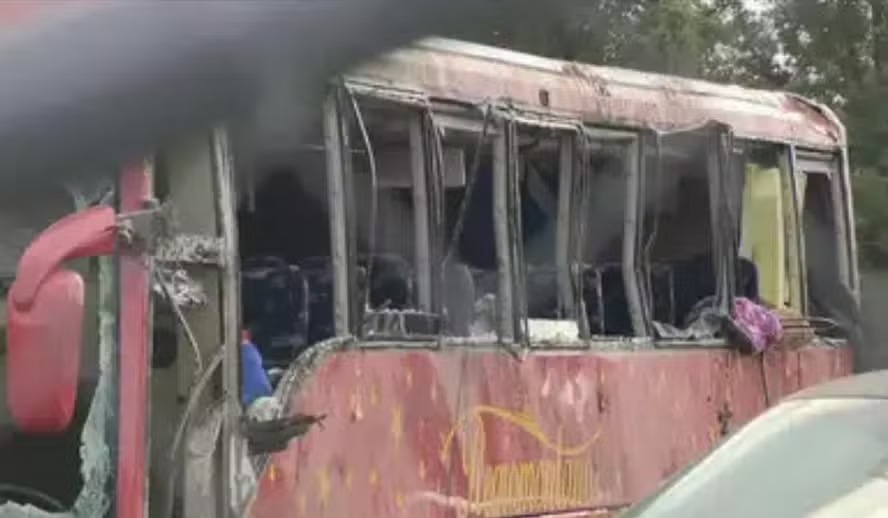 Ônibus havia sido adaptado para uso escolar 