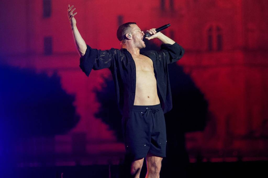 Vocalista do Imagine Dragons, Dan Reynolds, em show em Chambord, na França