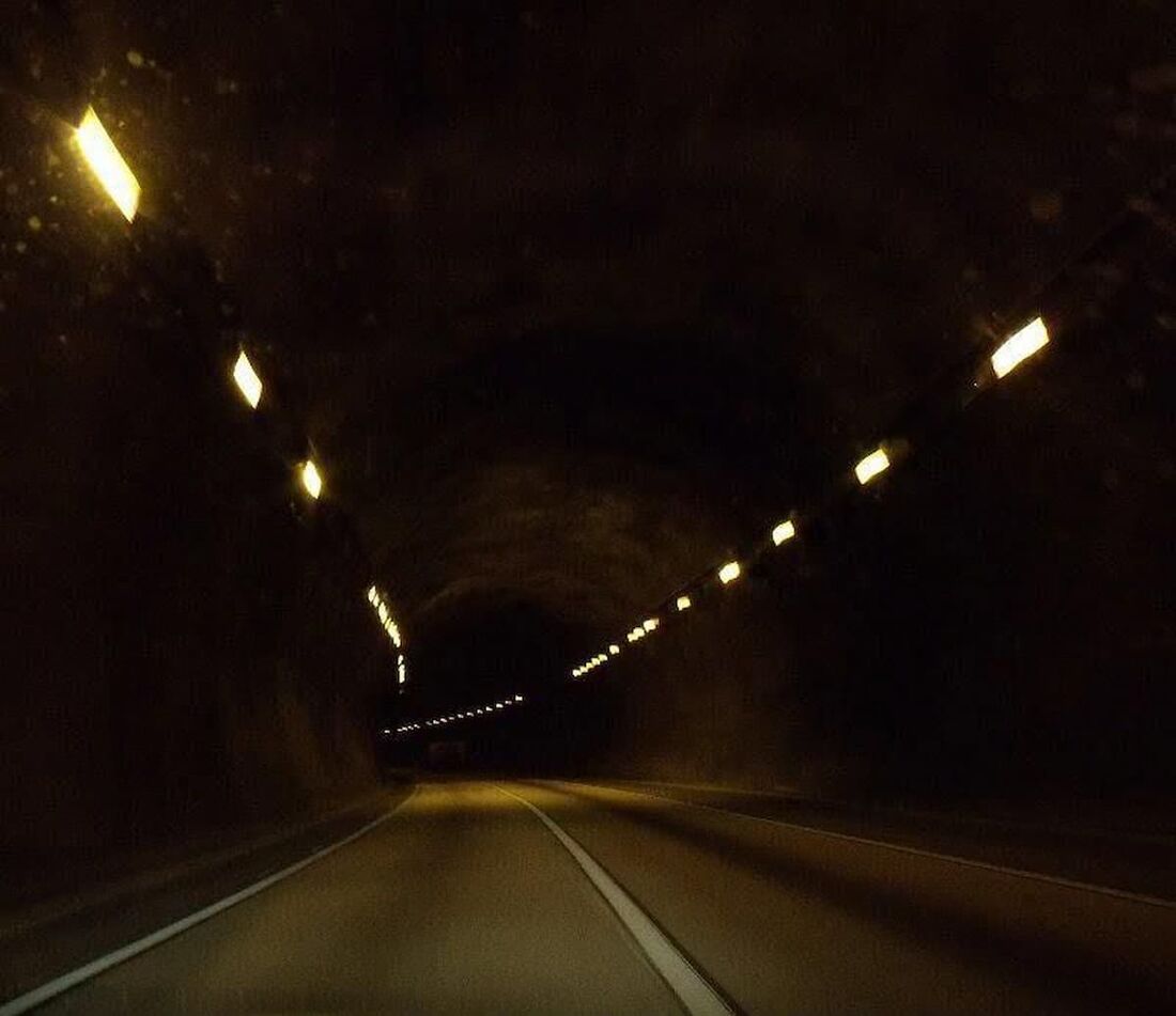 Túnel da BR-232 terá faixa interditada, a partir desta quarta-feira (18), para troca de iluminação