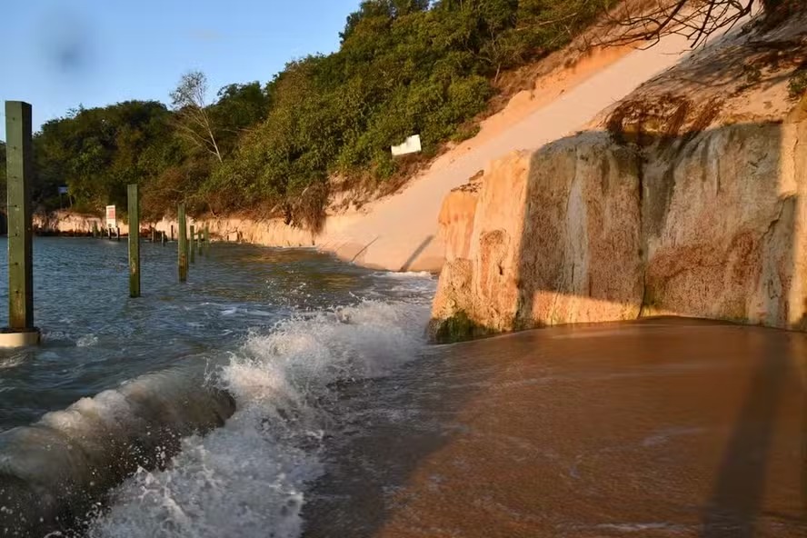 Avanço da maré em Natal (RN) preocupa a rede hoteleira 