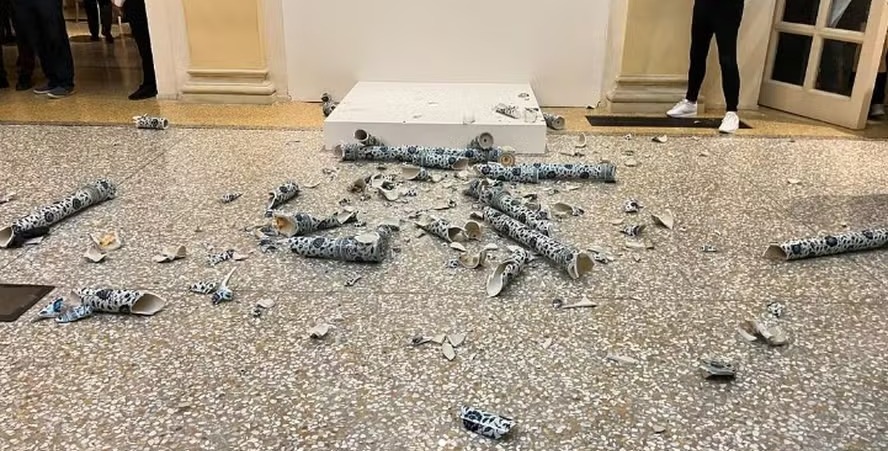 Obra de Ai Weiwei destruída durante exposição na Itália 