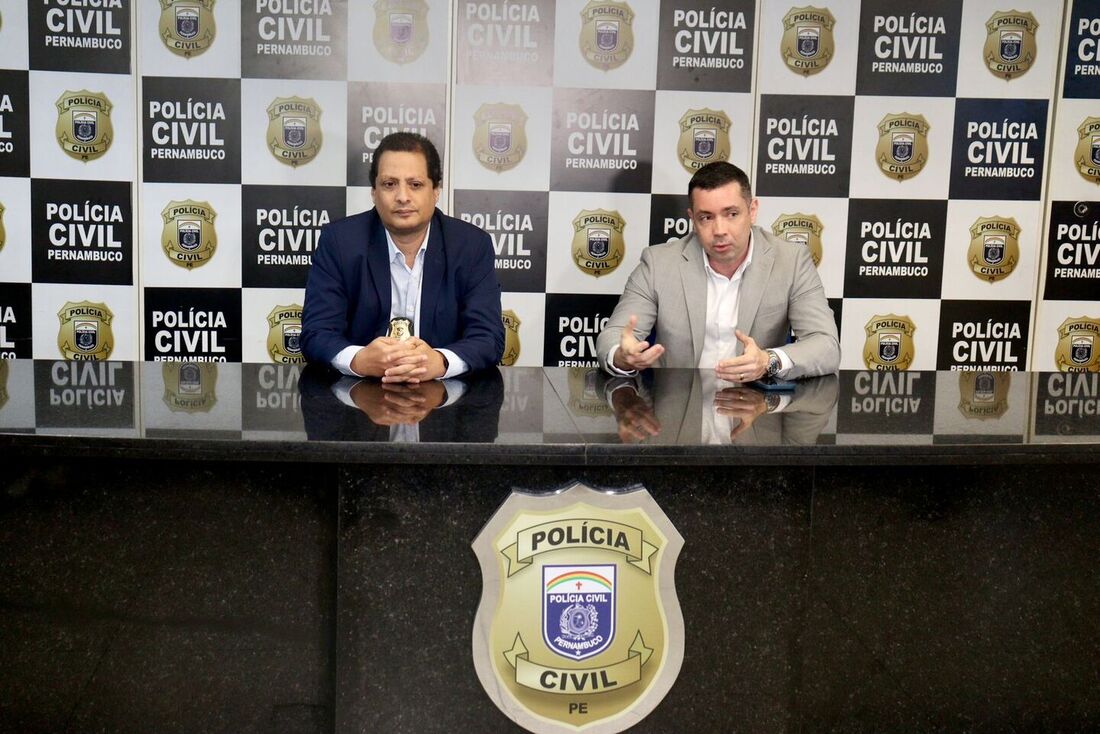 Coletiva na Polícia Civil sobre a prisão de homem acusado de feminicídio, em Camaragibe