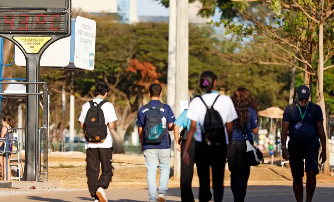 Primeiro aviso, de onda de calor com grau de severidade classificado como "grande perigo", permanece em vigor ao longo de todo este sábado (28)