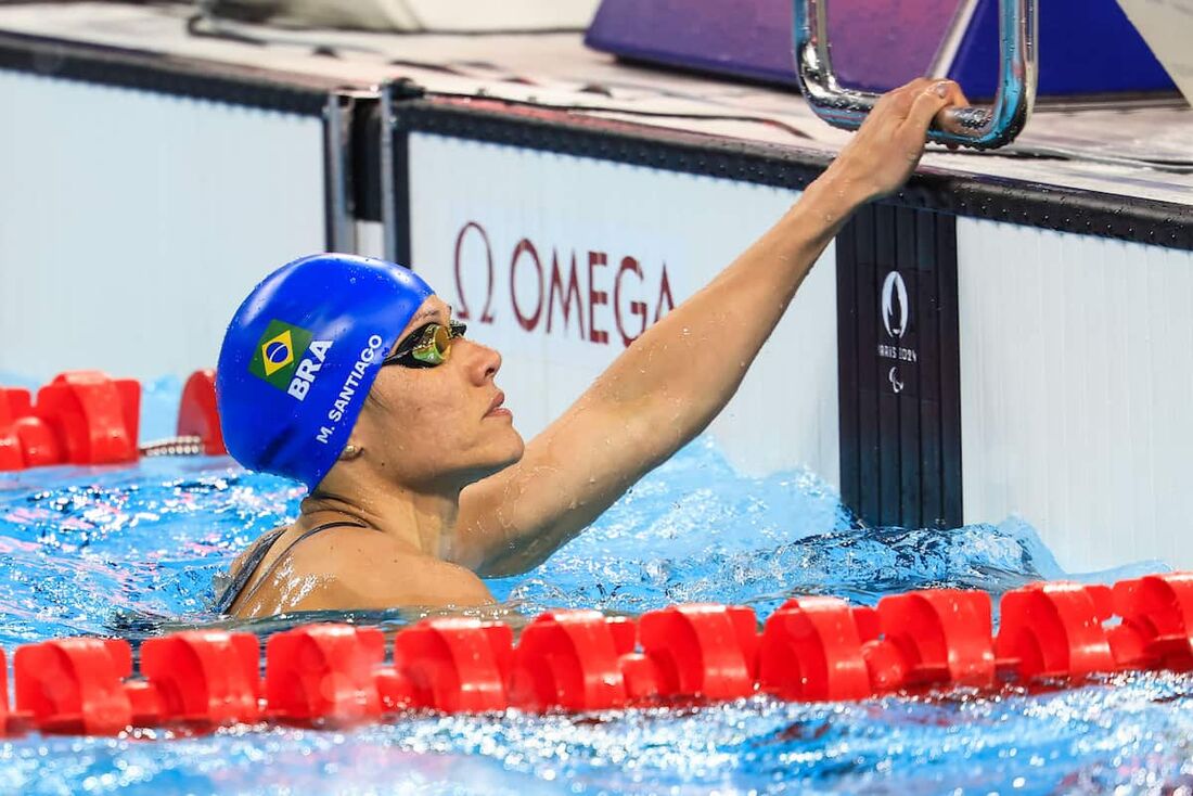 Carol Santiago soma quatro medalhas paralímpicas em Paris 