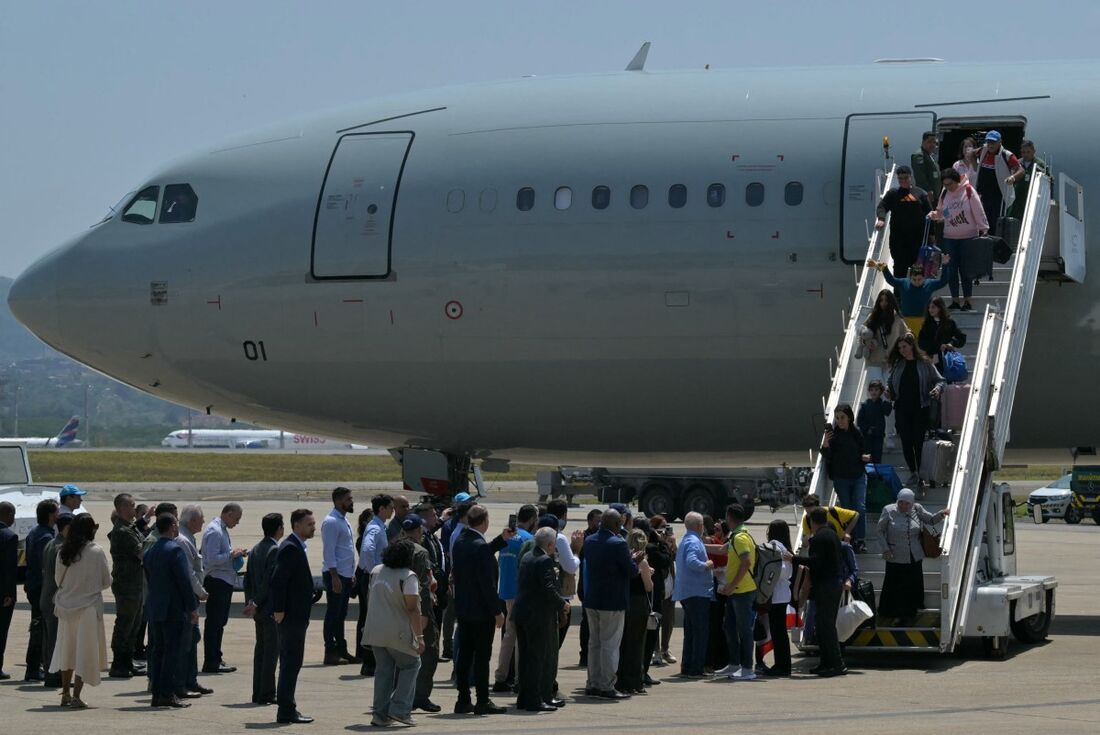 Aeronave do Governo Federal já em solo brasileiro