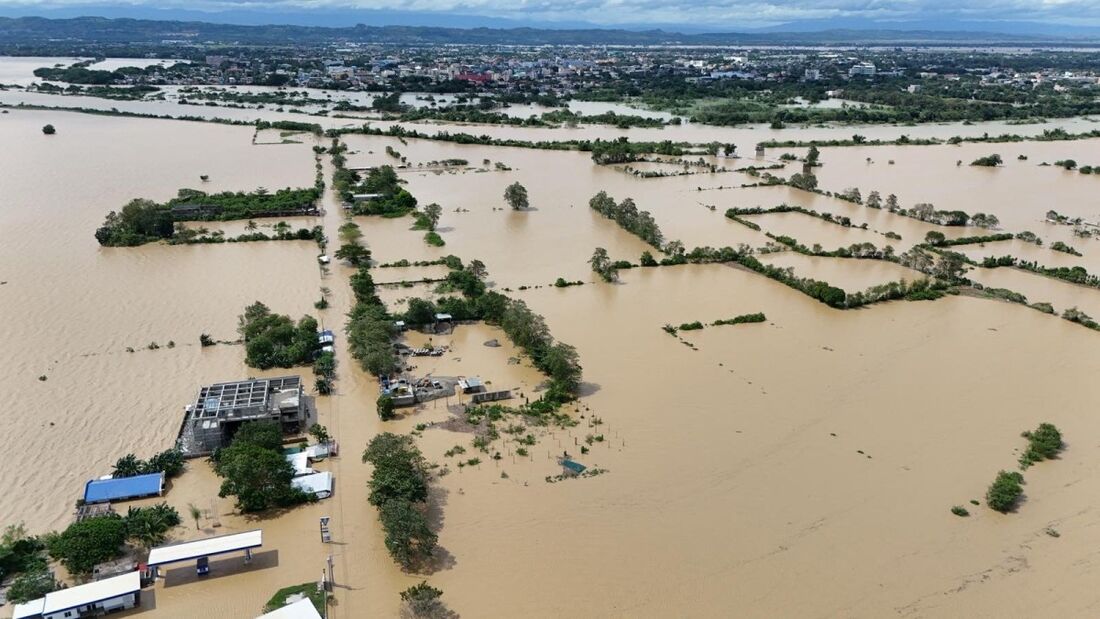 Região alagada nas Filipinas após tempestade tropical