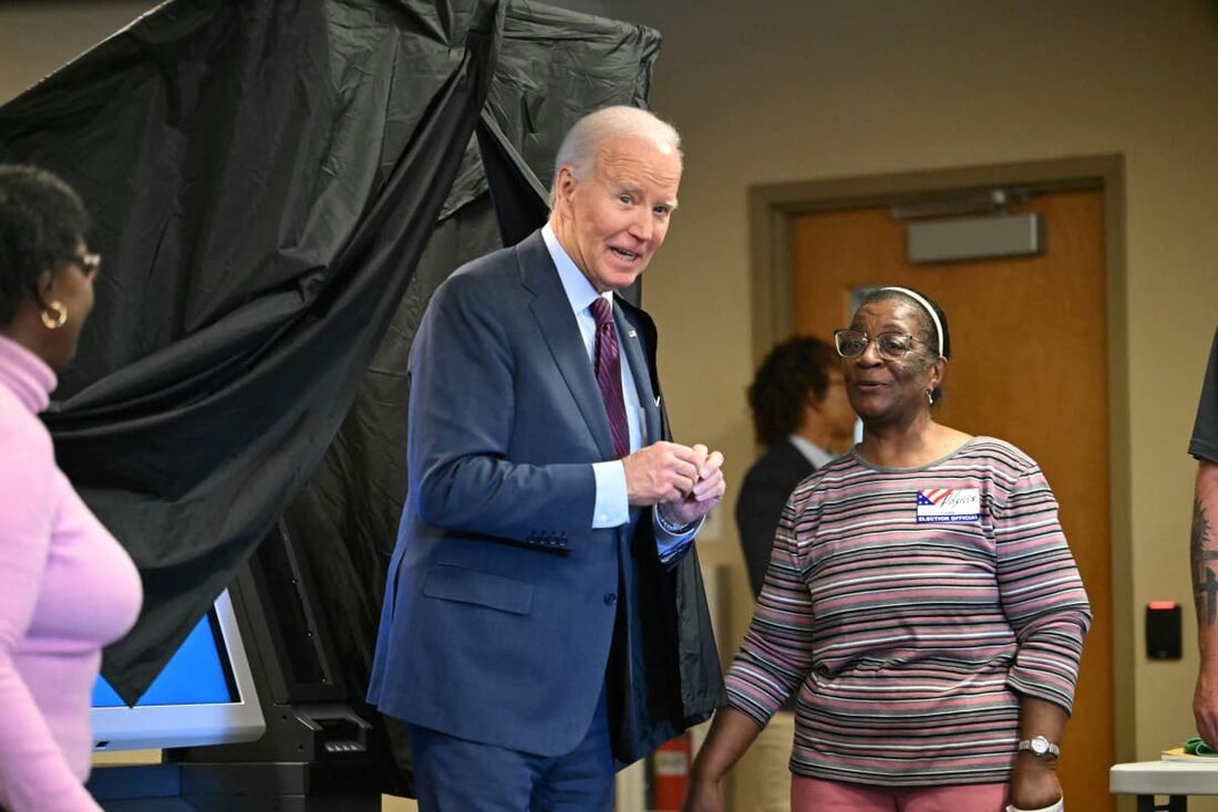 O presidente dos EUA, Joe Biden, chega para votar antecipadamente nas eleições gerais de 2024 em New Castle, Delaware