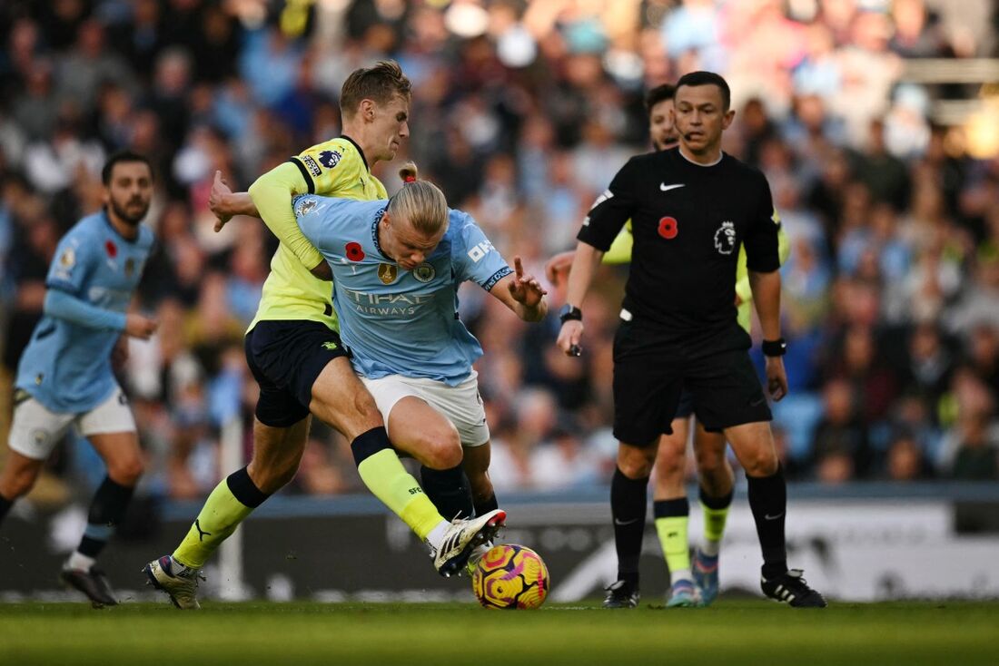 Lance de jogo entre Manchester City e Southampton