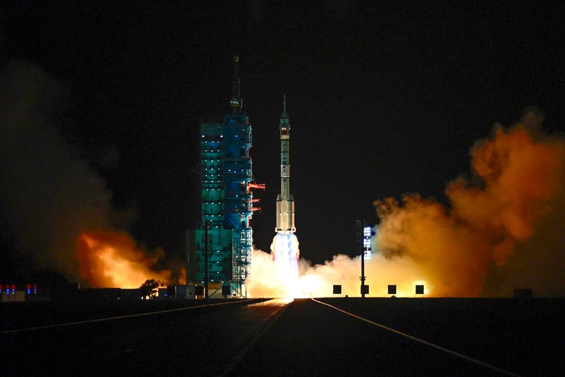 A missão Shenzhou-19 decolou do Centro de Lançamento de Satélites de Jiuquan, no noroeste do país