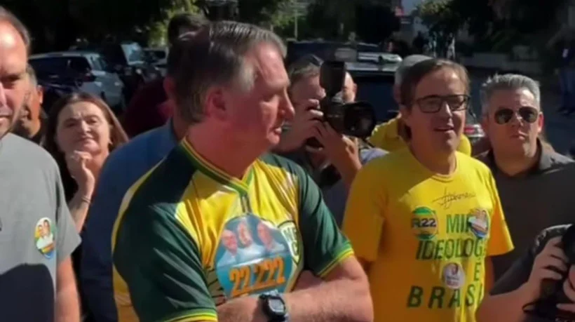 Bolsonaro chegou com o candidato do seu partido à Prefeitura do Rio, Alexandre Ramagem