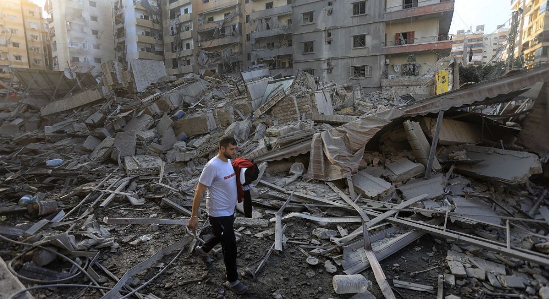 Destroços em Beirute após ataque de Israel