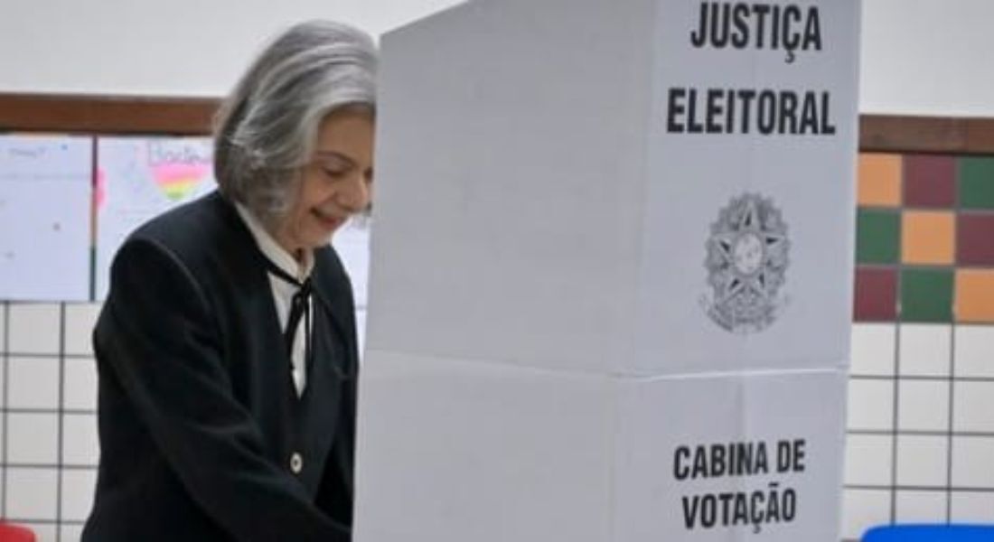 Cármen Lúcia vota no segundo turno destas eleições, em Belo Horizonte