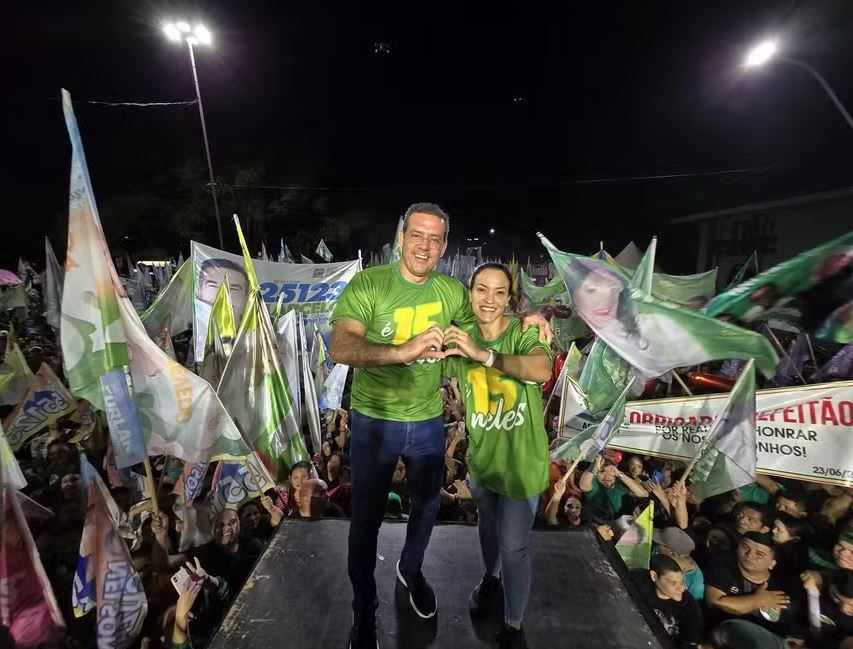 O prefeito de Macapá, Dr. Furlan, durante comício 