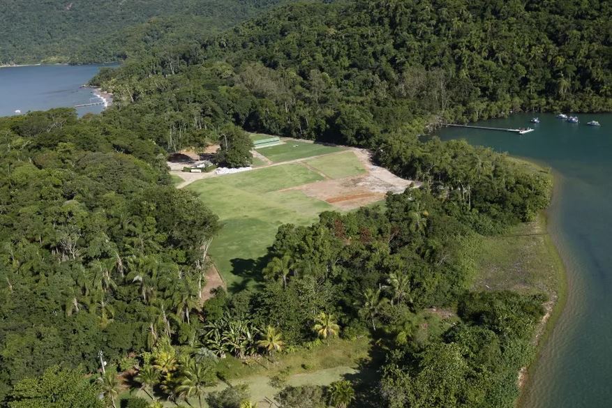 Parte da propriedade de Castor de Andrade, na Ponta da Raposinha, na Ilha Grande, disputada por Beth Andrade e Carmen de Andrade Iggnacio