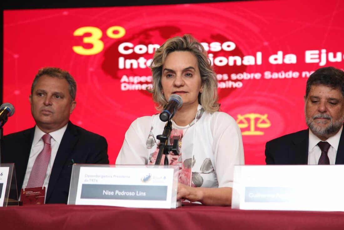 Eduardo Pugliesi (E) e Nise Pedroso abriram o evento; Guilherme Caputo Bastos foi o homenageado