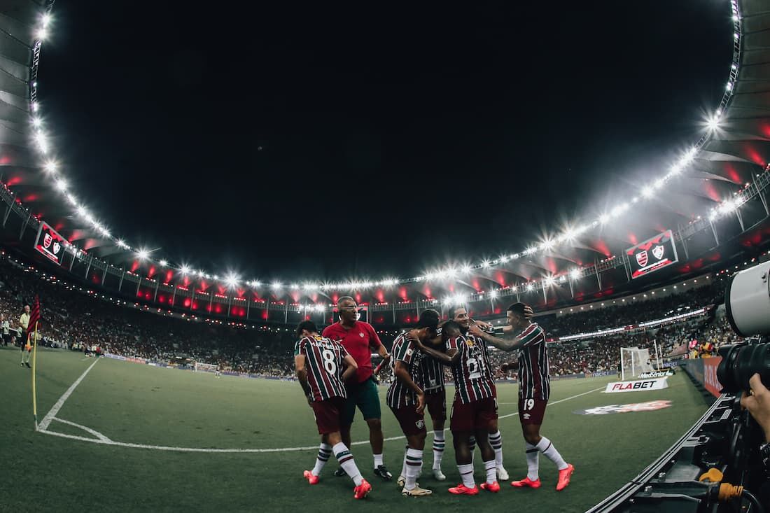 Fluminense supera o Flamengo pelo Brasileirão com gols de Lima e Arias