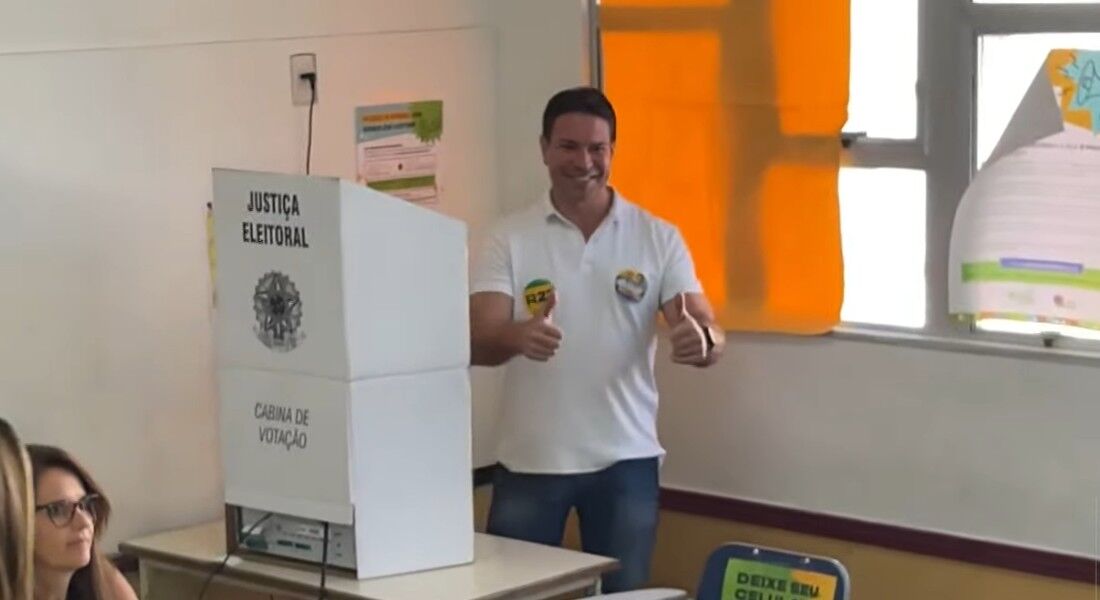 Alexandre Ramagem vota no Rio de Janeiro