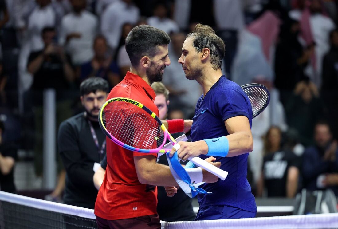 Novak Djokovic e Rafael Nadal se cumprimentam