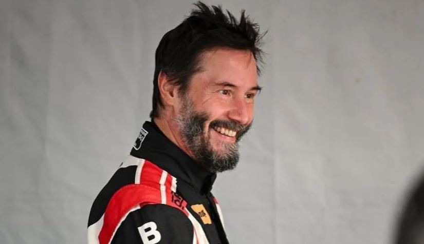 Keanu Reeves faz estreia no automobilismo profissional