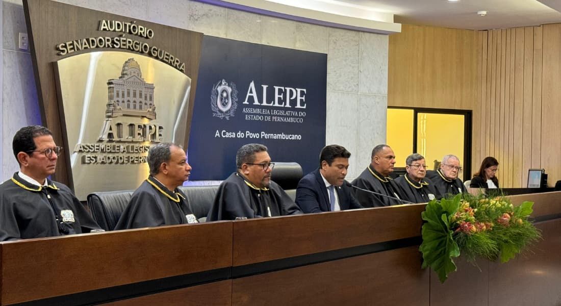 Joel da Harpa presta homenagem a criação da Academia Pernambucanas de Letras