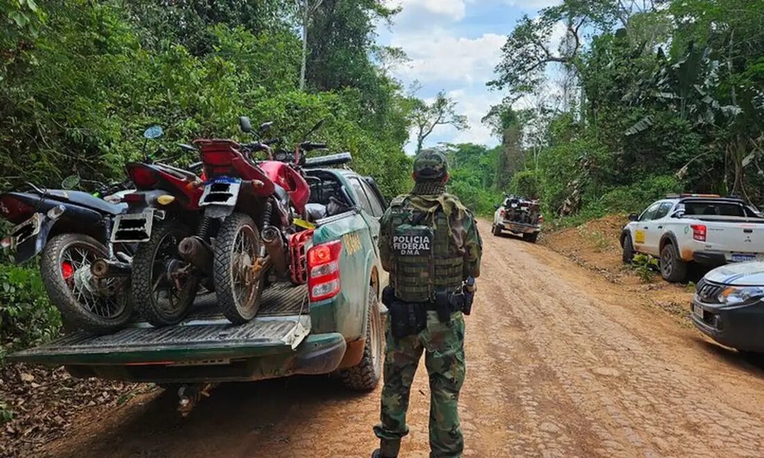 Polícia Federal, Incra, Ibama e Polícia Militar do Acre combatem invasão de terras públicas