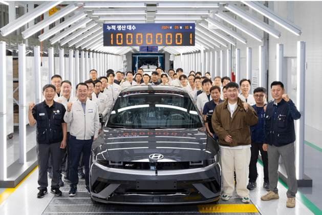 Cerimônia na fábrica da Hyundai em Ulsan, na Coreia do Sul, incluiu a entrega do centésimo milionésimo primeiro veículo, um IONIQ 5, a um cliente