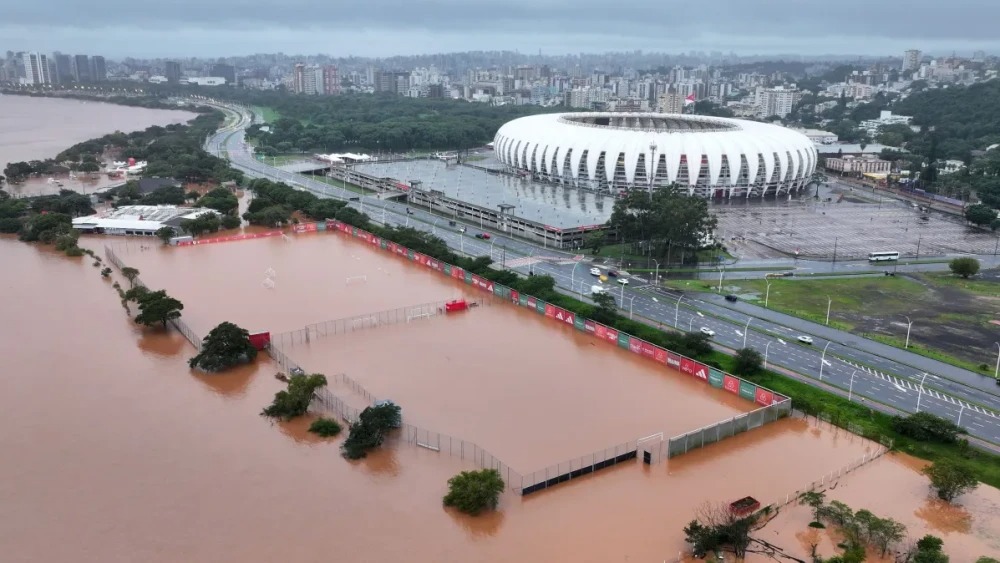 Vista aérea do CT Parque Gigante, atingido pela enchente