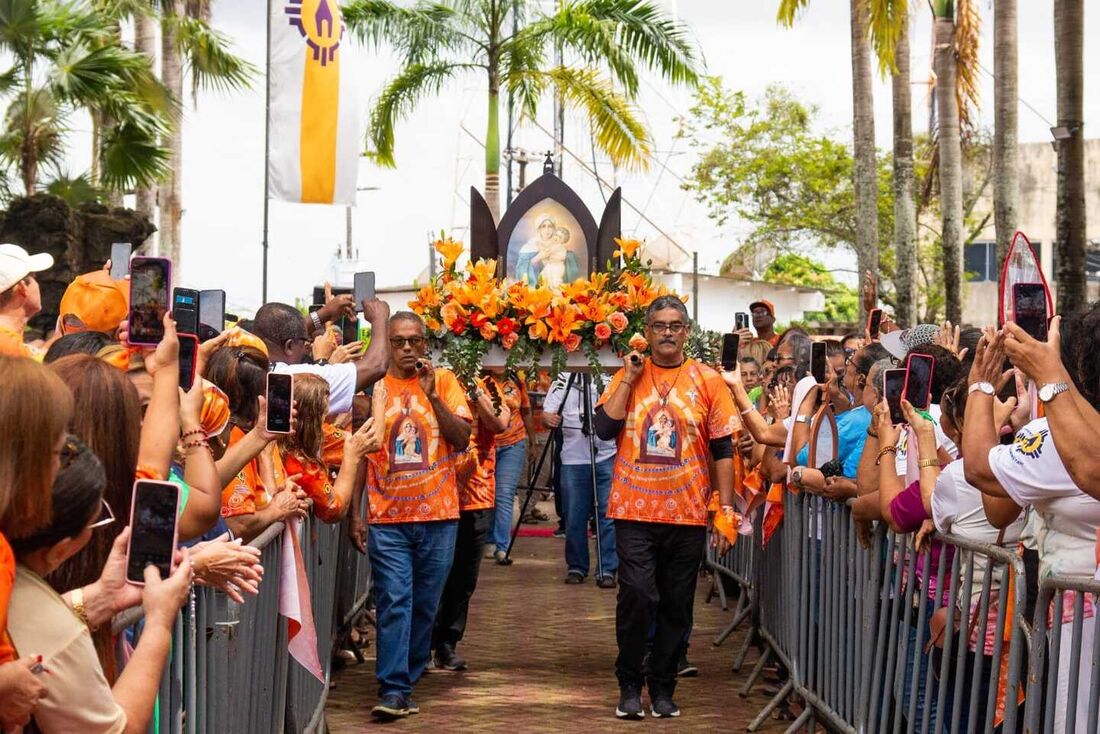 Celebração no Santuário Mãe Rainha, em Olinda