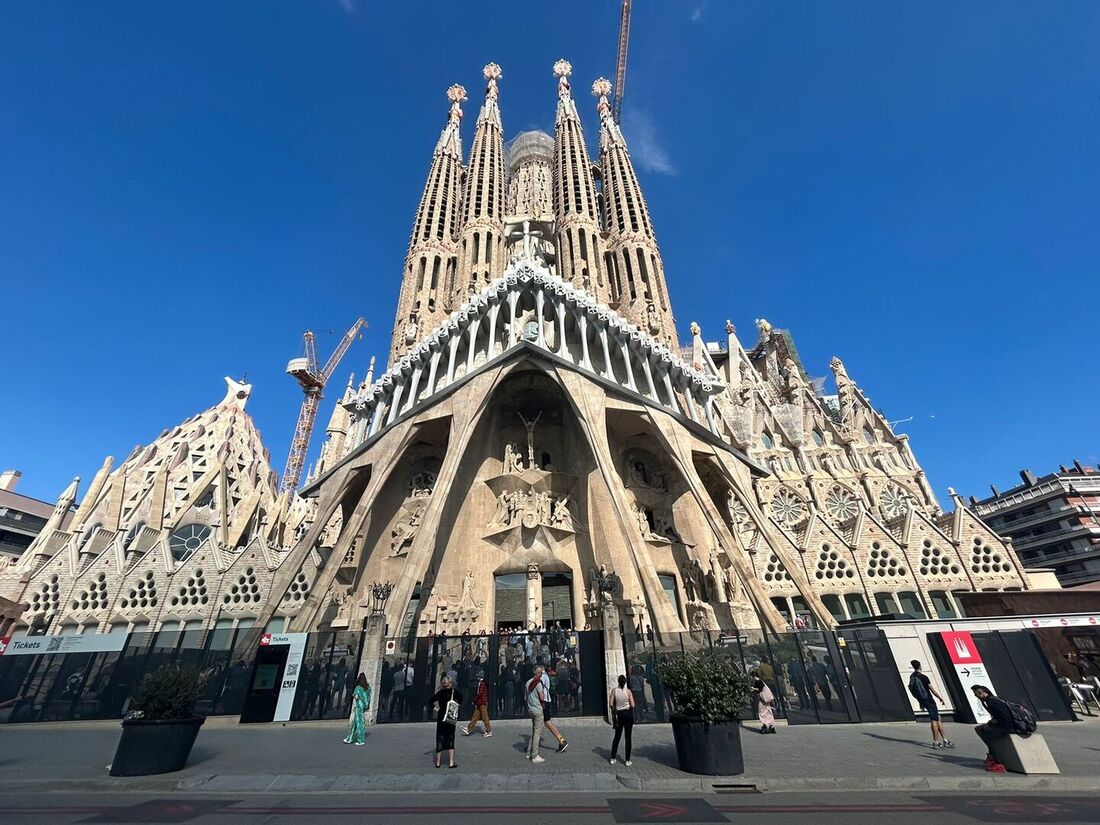 Basílica da Sagrada Família, um marco religioso e arquitetônico de Barcelona