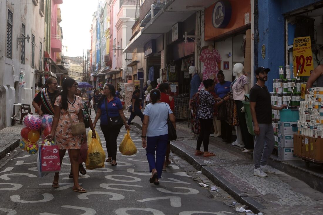 Feriado altera funcionamento do comércio do Recife e shoppings