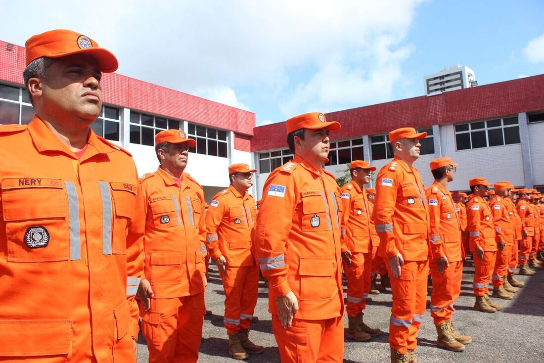 Bombeiros retornaram a Pernambuco após missão humanitária na Bolívia