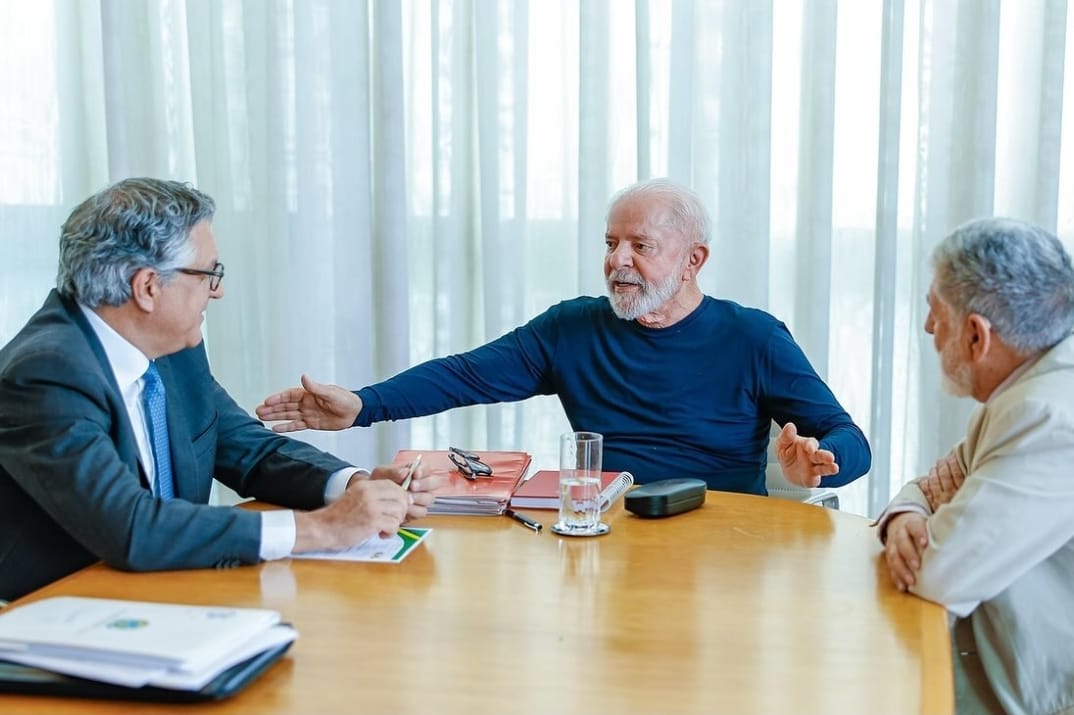 Lula, Padilha e Amorim no Palácio da Alvorada 