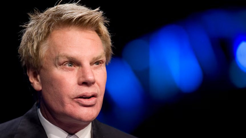 Mike Jeffries Ex-CEO da Abercrombie é preso por tráfico sexual