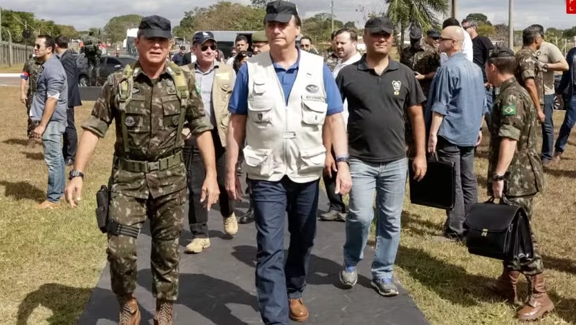 Mario Fernandes e Jair Bolsonaro em 2019 