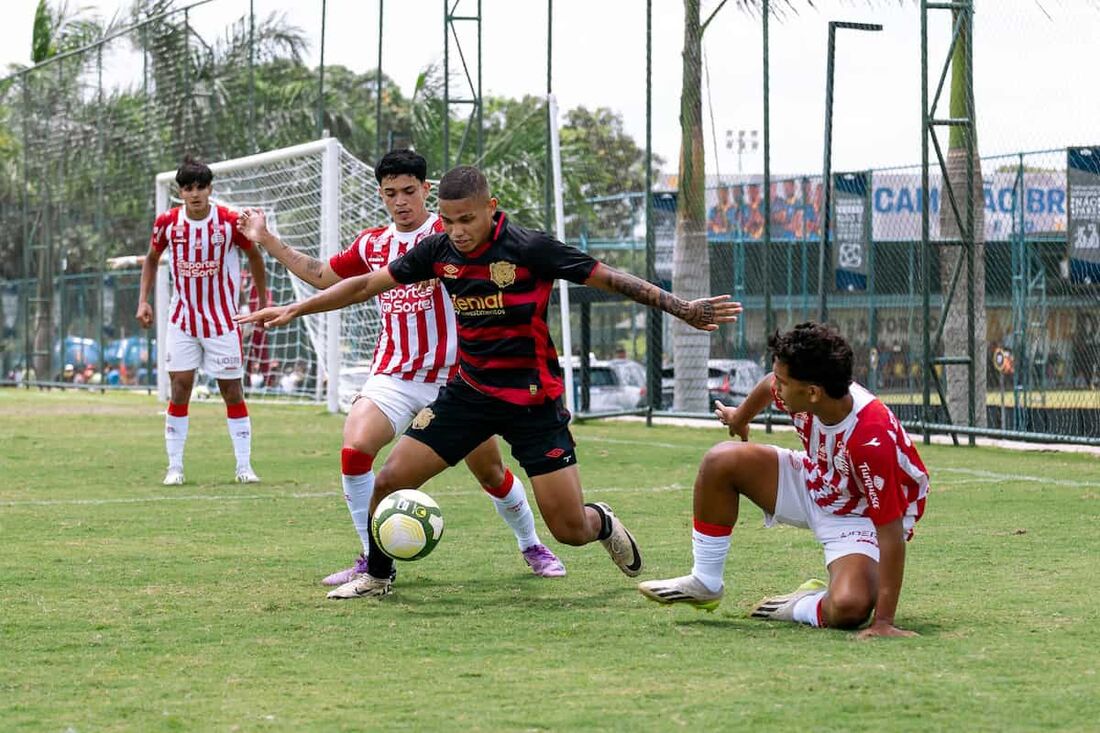 Clássico dos Clássicos foi marcado pela igualdade no tempo normal 