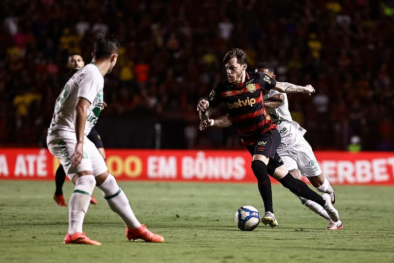 O Sport ficou apenas no empate contra a Chapecoense