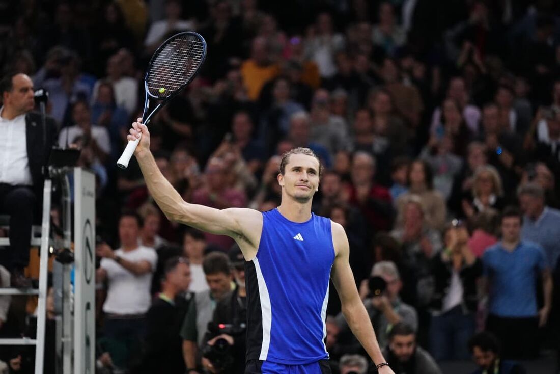 Alexander Zverev segue para semifinal do Masters 1000 de Paris 