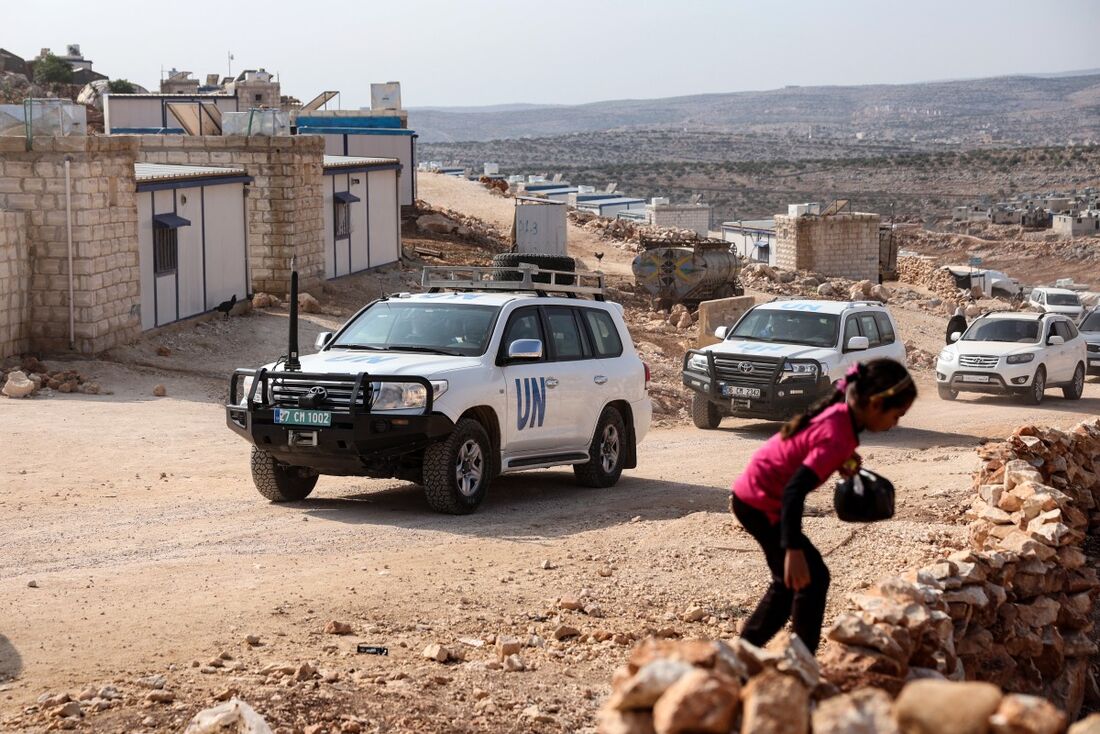 Membros da ONU se encaminhando para a província de Idlib, visando preparar projetos para a COP29