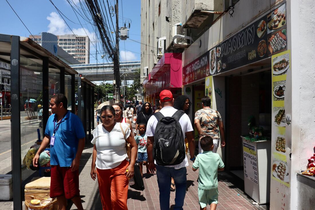 Black Friday tem ritmo morno no comércio do Recife, na manhã desta sexta-feira (29)